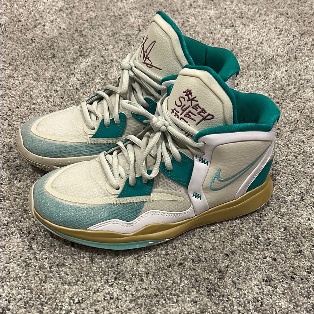 Nike Sue bird x Kyrie Irving Infinity golden tribute sneakers